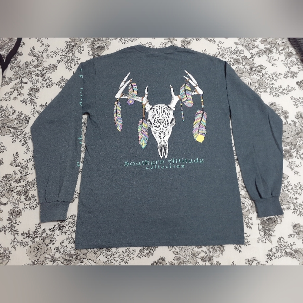 SOUTHERN ATTITUDE Cow Skull And Feathers Graphic T-Shirt